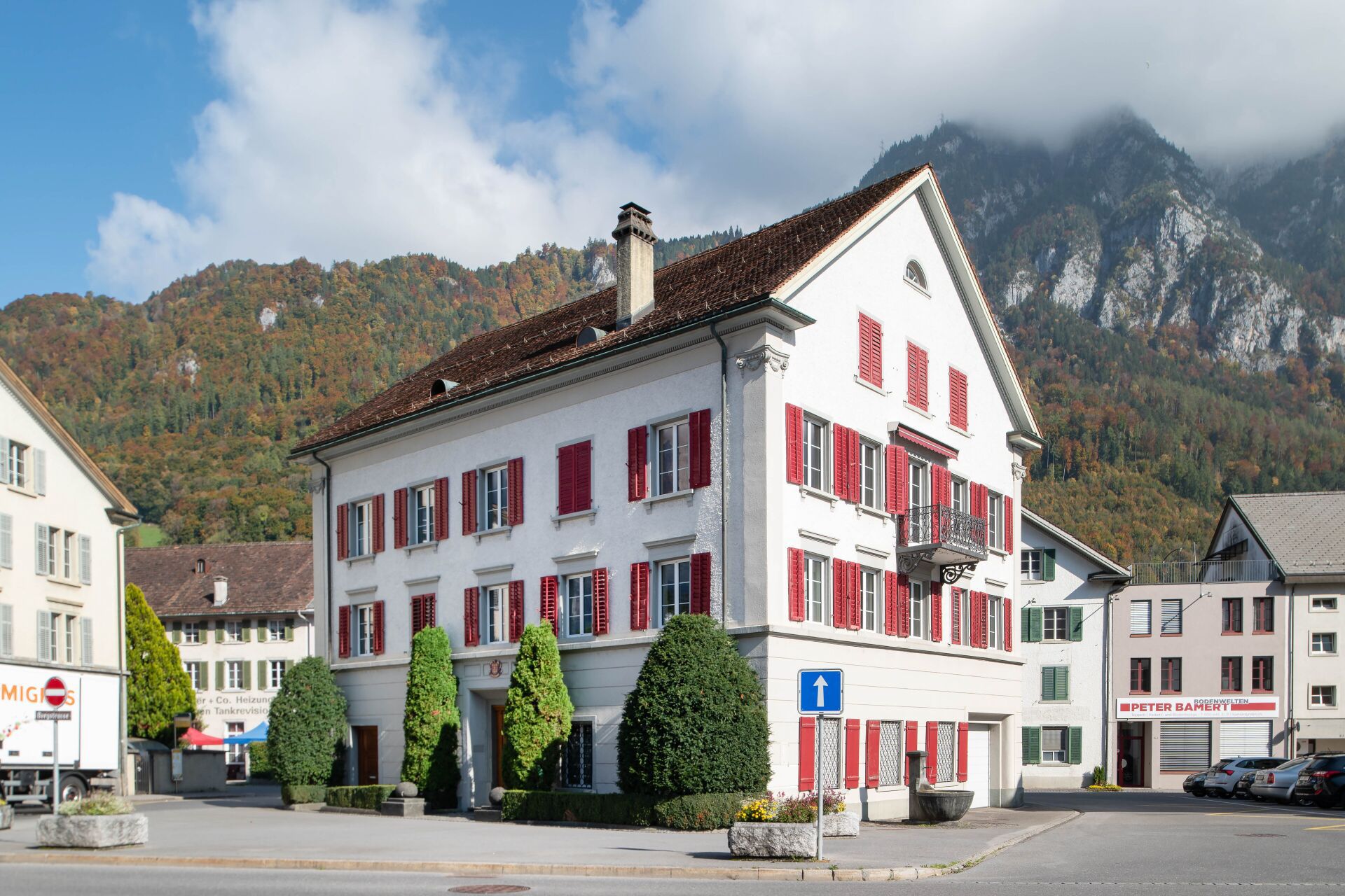 Sehr zentrale Büroräume im repräsentativen Haus "Zum Stampf" in 8750 Glarus – Bild 1