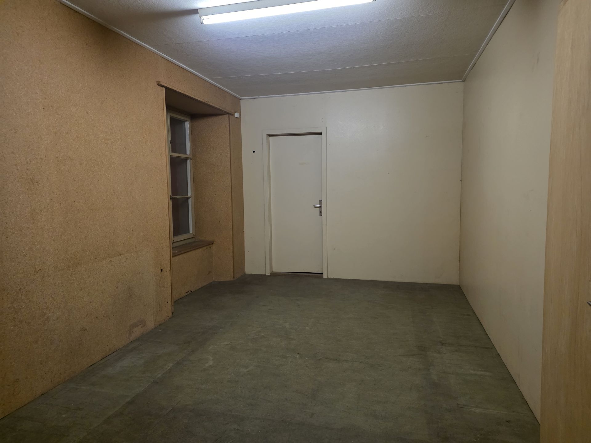 Zentrale Lageräume im EG in 8750 Glarus – Bild 1