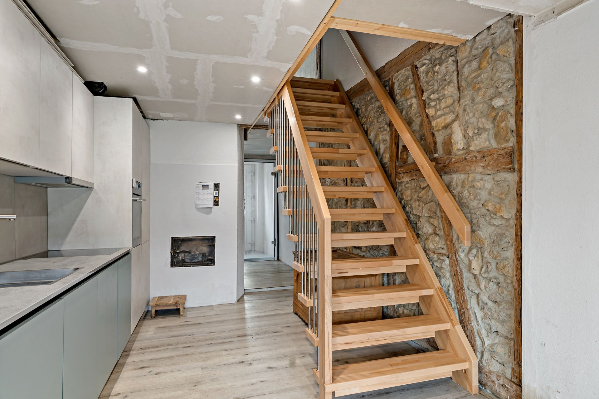 Aussergewöhnliches Haus mit viel Potential in 5323 Rietheim – Bild 2
